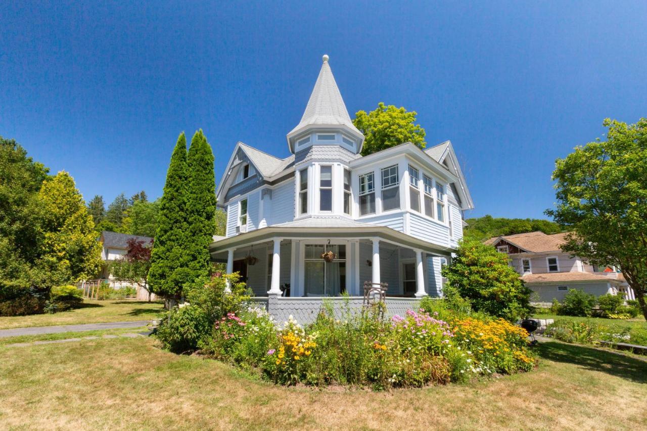 Вилла Streamside Victorian Margaretville Экстерьер фото